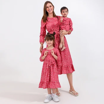 Одинаковые платья для мамы и дочки, семейный комплект, весенняя одежда 