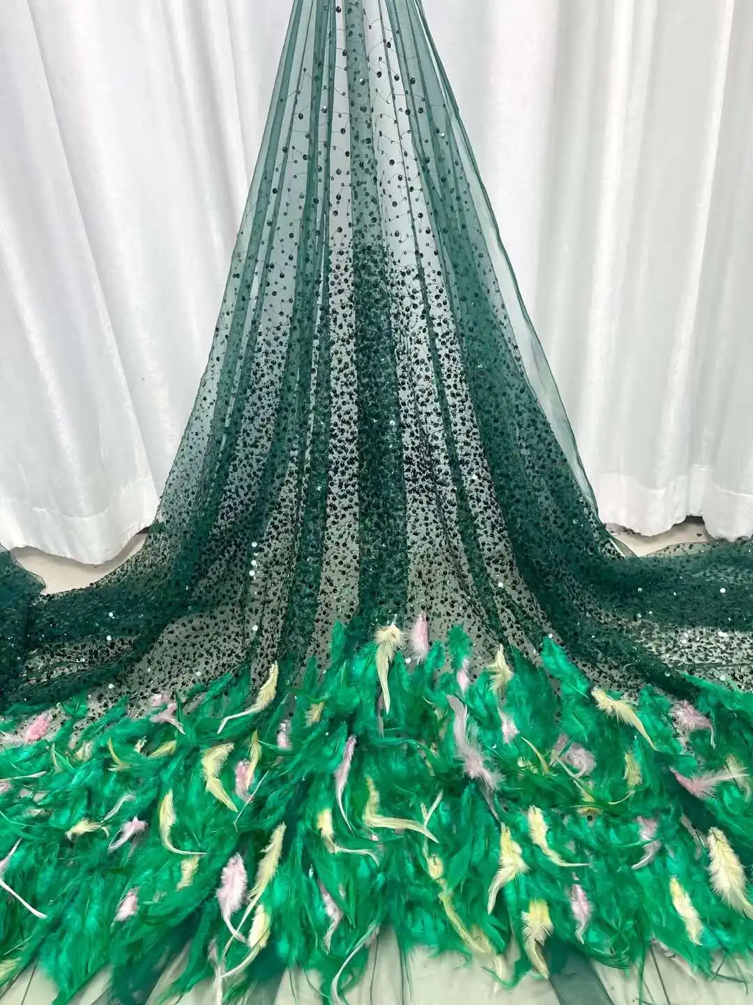 2023 Африканская кружевная ткань Перо Высококачественная Нигерийская Французская тюлевая кружевная ткань 5 ярдов для свадебного платья 