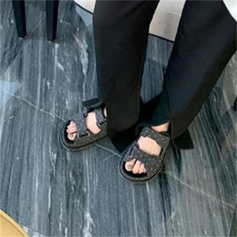 Наклейки Женская Обувь Черные Спортивные Сандалии на среднем Каблуке С ремешком сзади Zapatos De Mujer И Пряжкой Chaussure Solid Femme Sandalias 2