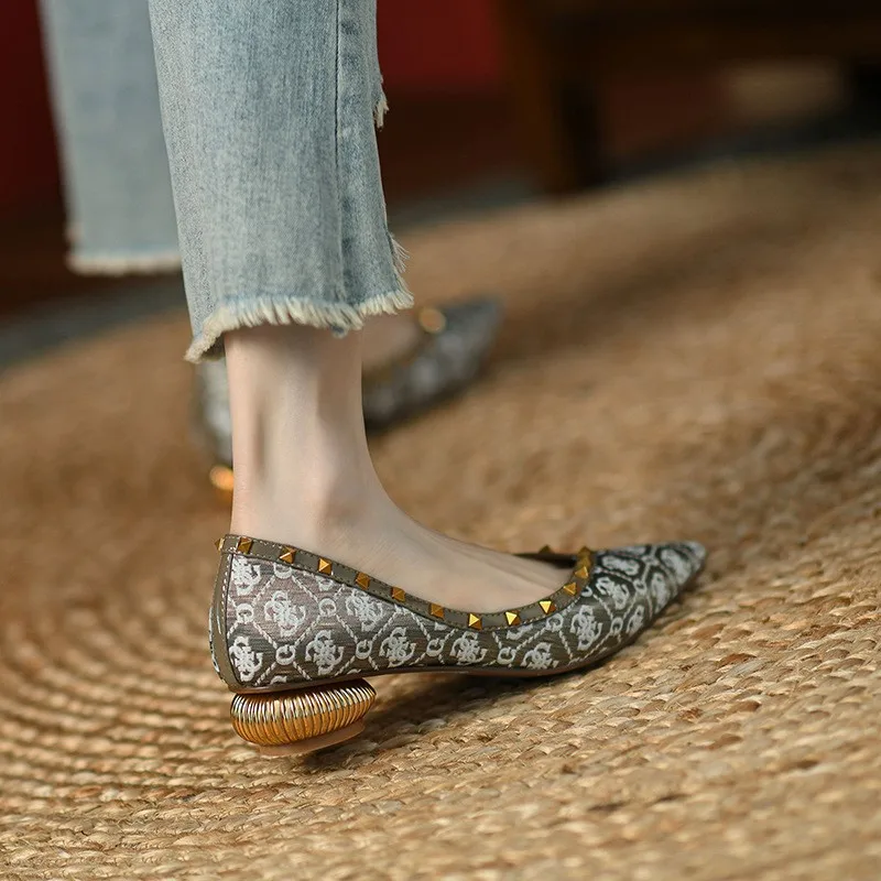 Женские туфли-лодочки во французском ретро-стиле с заостренными заклепками, женские туфли на низком каблуке, толстые каблуки, Женские туфли на плоской подошве 5