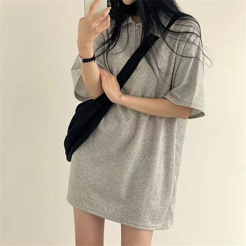 Корейское летнее женское платье-футболка 2023, Новое повседневное платье в стиле колледжа с отложным воротником, Модные свободные платья с коротким рукавом 1